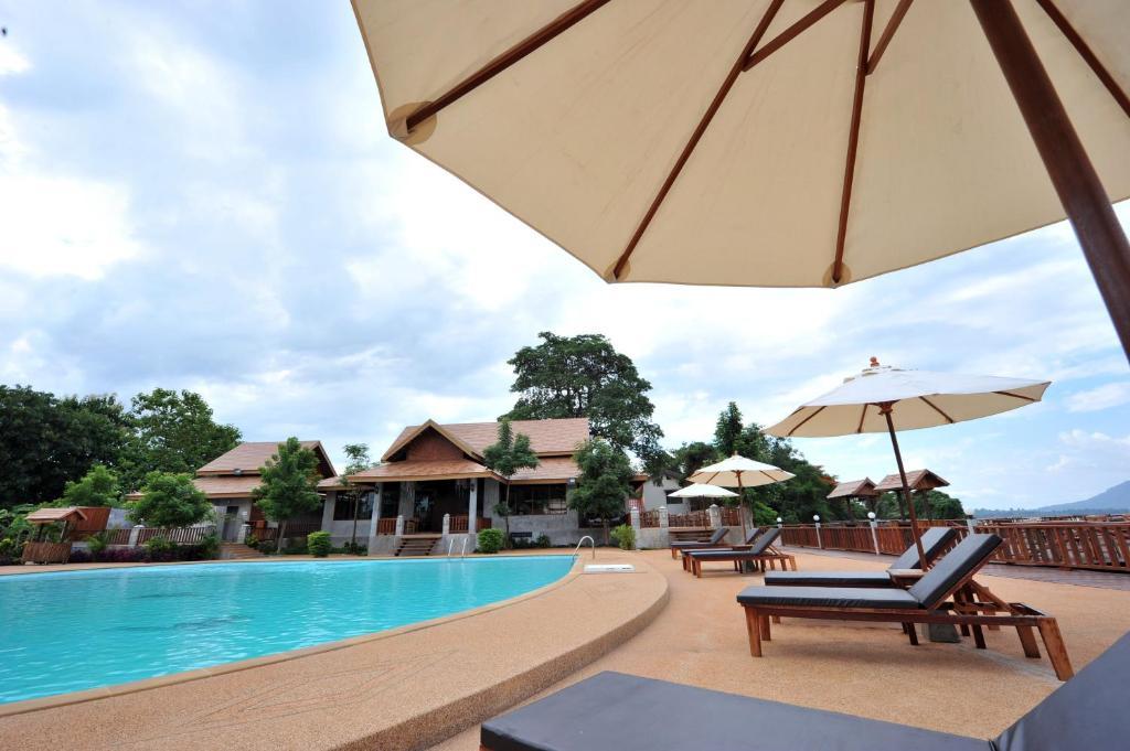 Arawan Riverside Hotel Pakse Extérieur photo