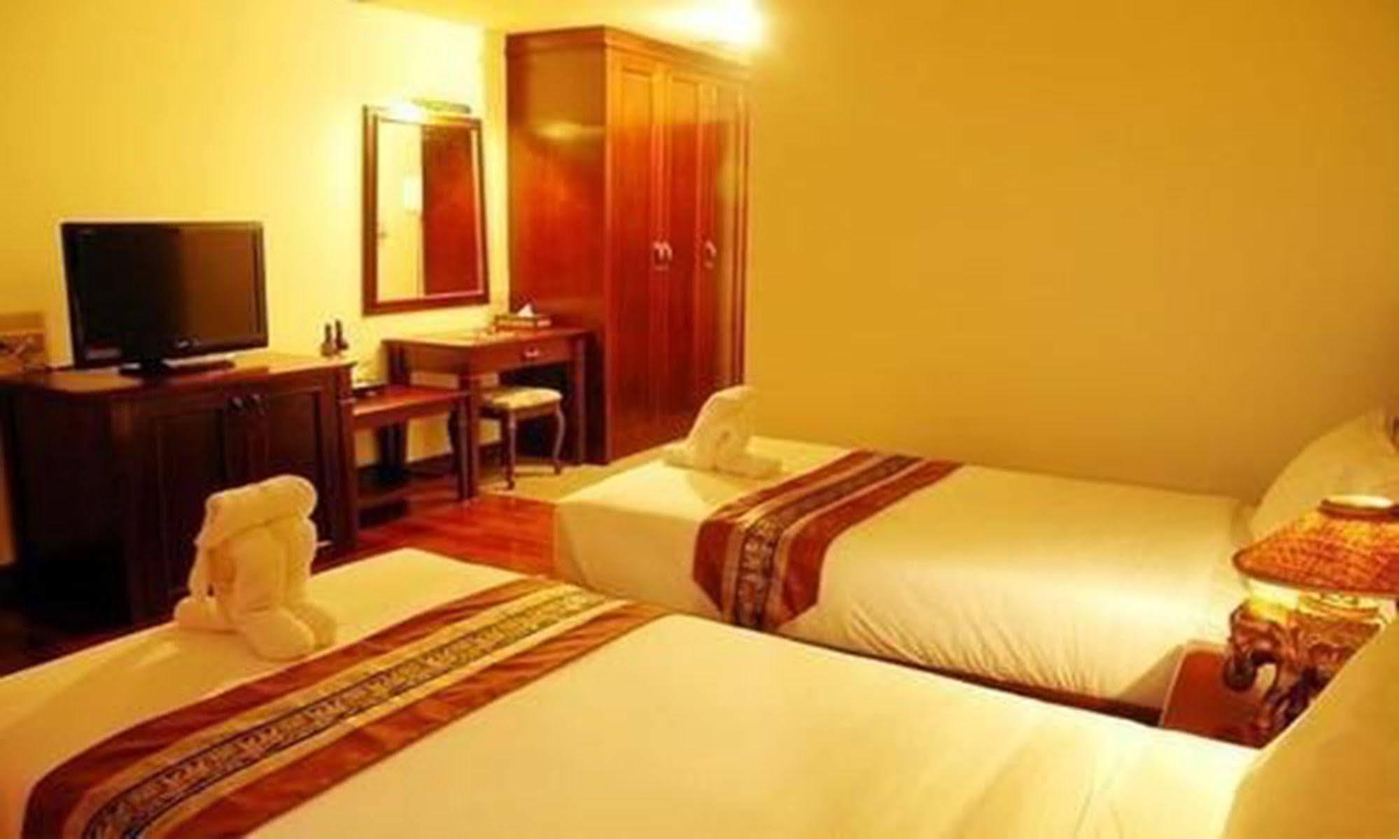 Arawan Riverside Hotel Pakse Extérieur photo