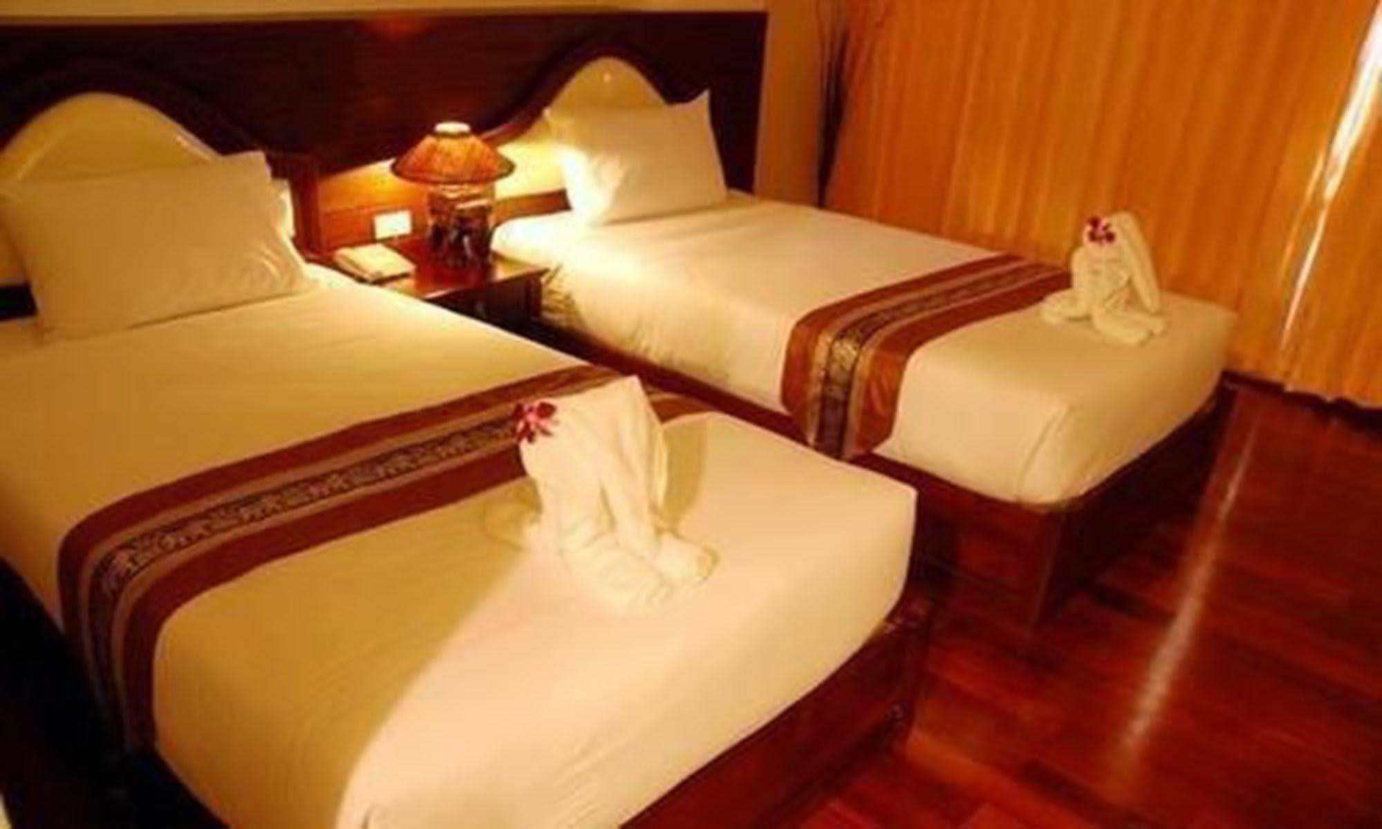 Arawan Riverside Hotel Pakse Extérieur photo